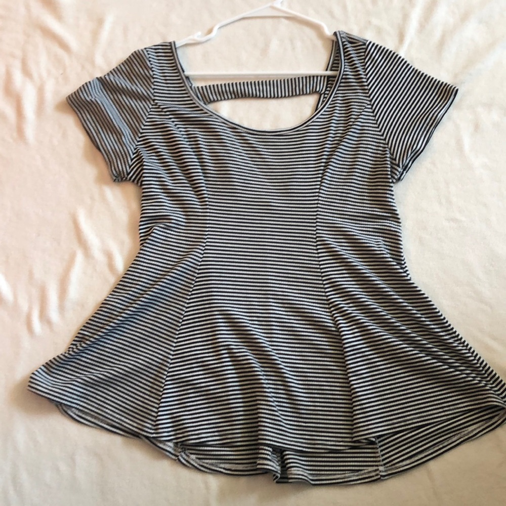 Torrid, size 1, black & white peplum top